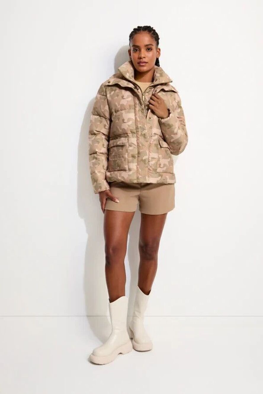 Unreal Fur womens Tan Camo Hidden Hound Full Zip Insulated Puffer Jacket size XS